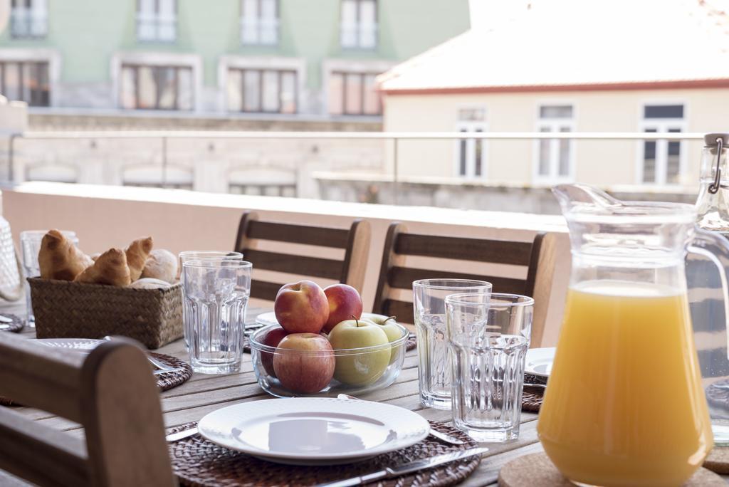 Lovelystay - Top Floor Balcony Apartment بورتو المظهر الخارجي الصورة